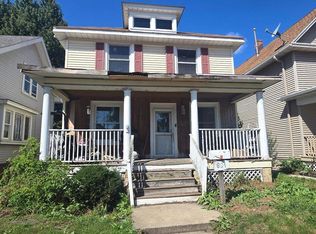 904 Grove Ave, Racine, WI 53405