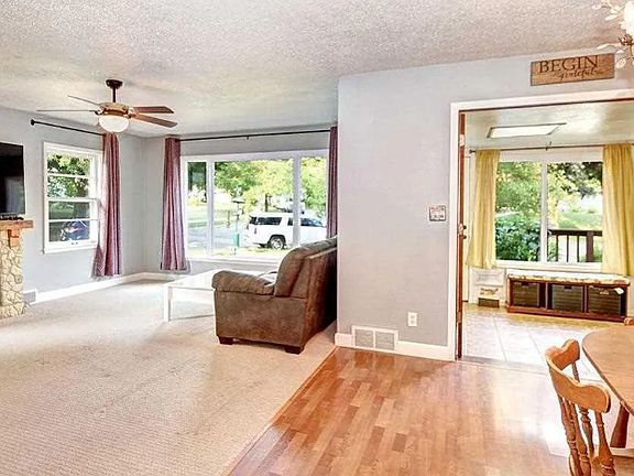 2nd image of 1705 S Park Ave