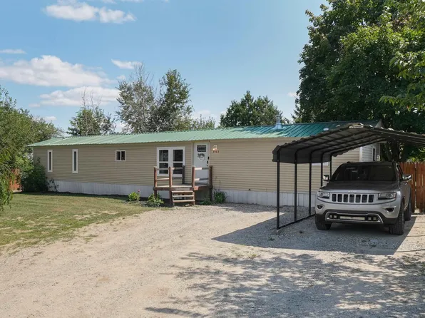 4985 Flamingo Dr N, Traverse City, MI 49685