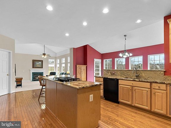 5th image of 39850 Columbine Ct