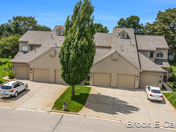 4th image of 1381 W Harbour Towne Cir #234