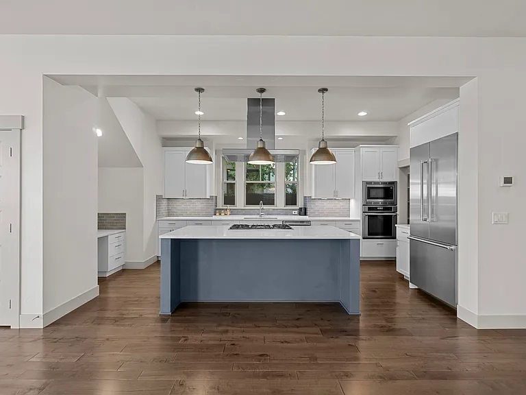 1496 NW Discovery Park Dr — Photo 32