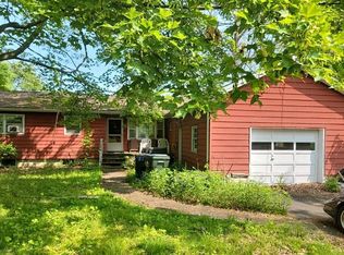 12 Harwood Dr, Danbury, CT 06810