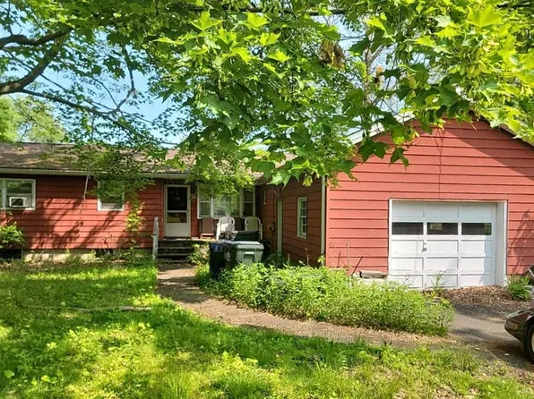 12 Harwood Dr, Danbury, CT 06810