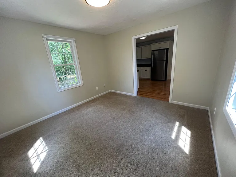 2 Grove St #B — Photo 15