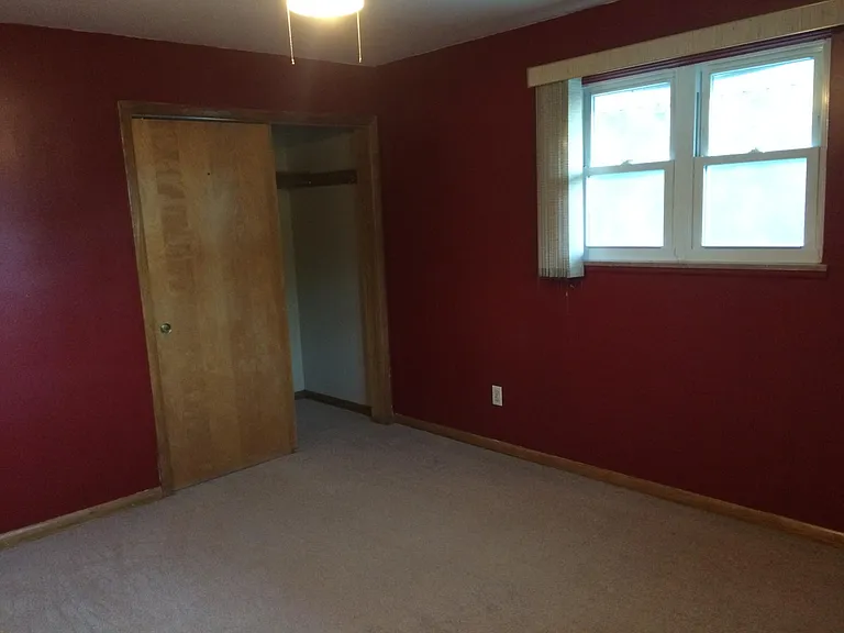 247 Schrop Ave — Photo 8
