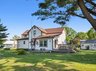 4063 Alberta Rd, Strawberry Point, IA 52076