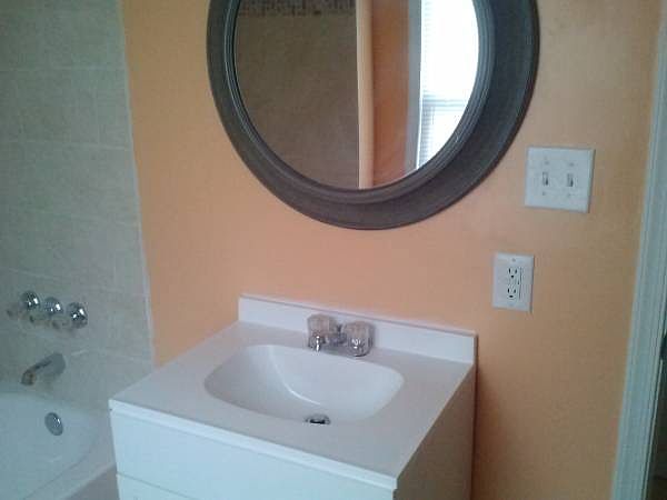 2nd image of 3060 Decatur St