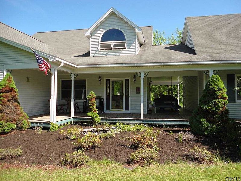 2nd image of 1372 VAUGHN Road