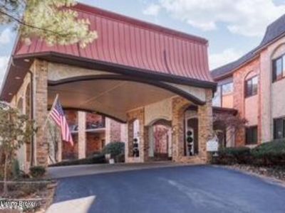 5800 Coach Gate Wynde APT 308, Windy Hills, KY, 40207