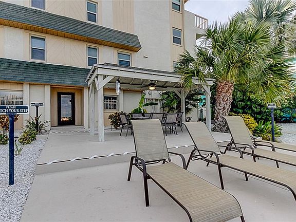 5th image of 479 E Shore Dr APT 3