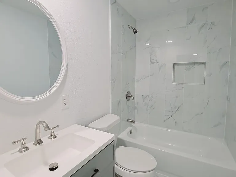 3831 Castle Hills Dr — Photo 9