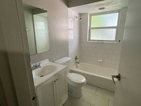 2nd image of 3344 Stathem Ave APT 11