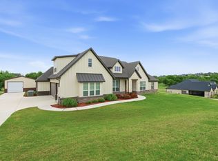 320 Oak Meadow Ln, Weatherford, TX 76085