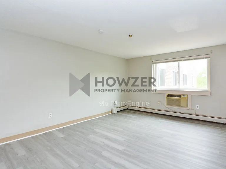 215 Winter St #4J — Photo 8