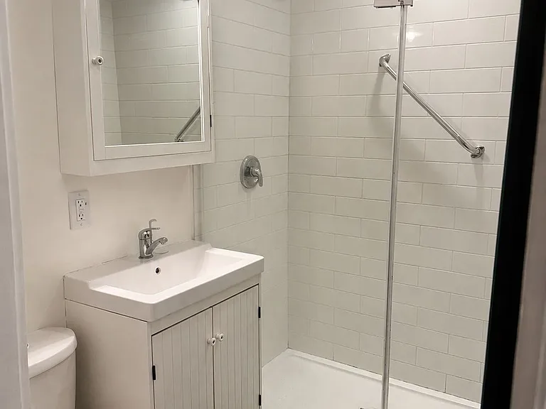 31 Saint Clair Ave — Photo 11