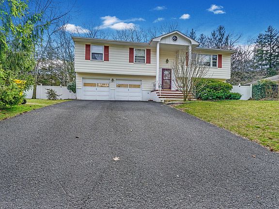 3rd image of 724 Valley Dr