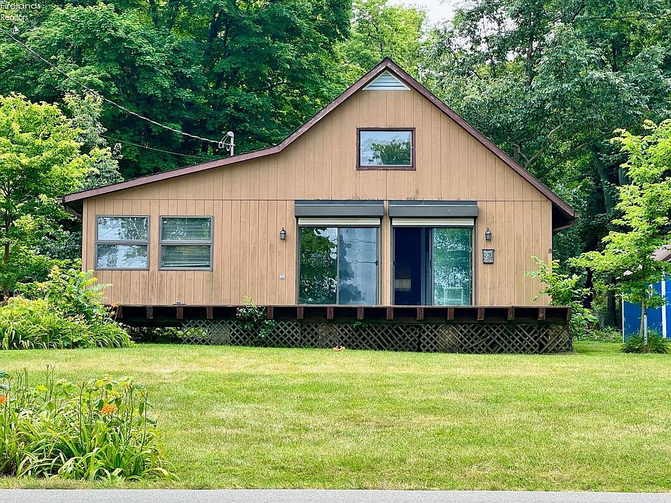 1st image of 1104 W Lakeshore Dr