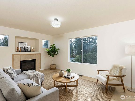 4th image of 2890 Copper Creek Drive SE