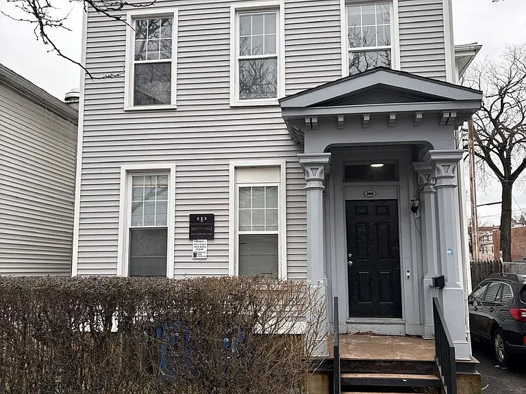 395 Crown St — Photo 1