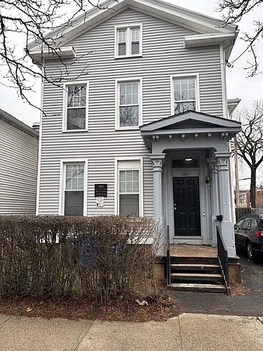 395 Crown St Photo 1