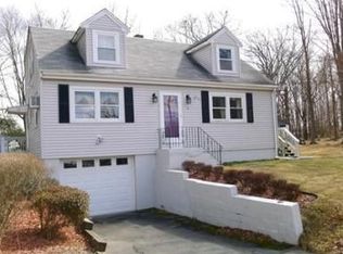 4 Connors Rd, Peabody, MA 01960