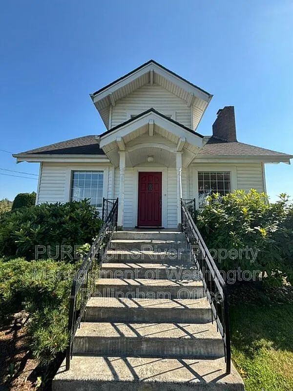 3 bed, 1.5 bath, 1550 sqft, $2,800 — Photo 2