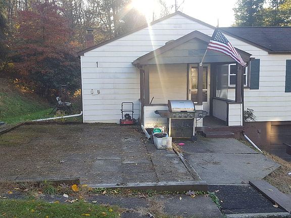 3rd image of 3016 Stewartsville Hollow Rd