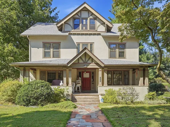 98 Bellevue Ave, Springfield, MA 01108