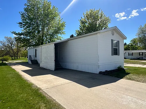 16105 Doyle Rd Photo 1