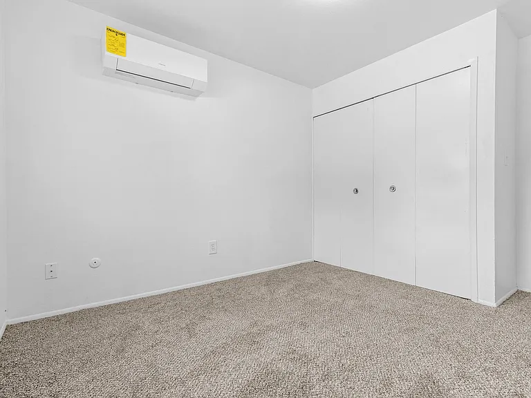 Carriage Park Apartments - Dearborn Heights, MI — Photo 20