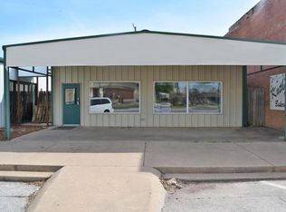 111 W Park Ave, Iowa Park, TX 76367