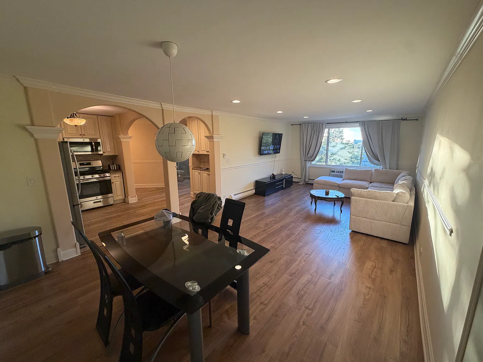 1 bed, 1050 sqft, $1,800 — Photo 1
