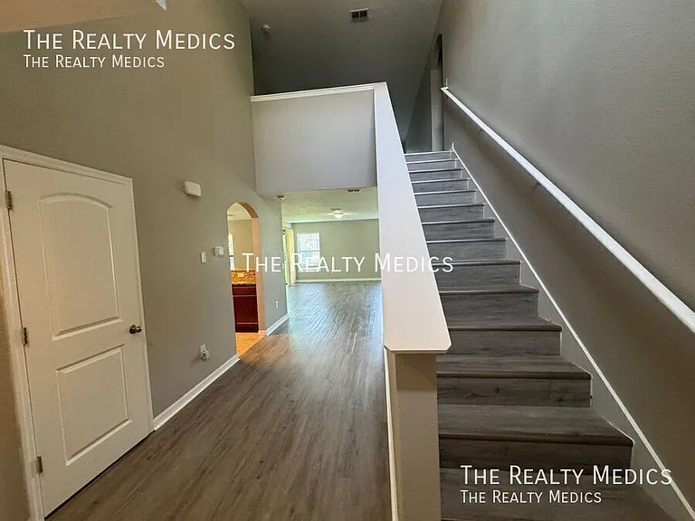 2148 Ontario Way — Photo 2