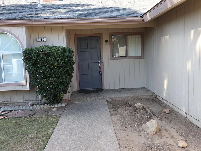 160 W Portland Ave — Photo 2