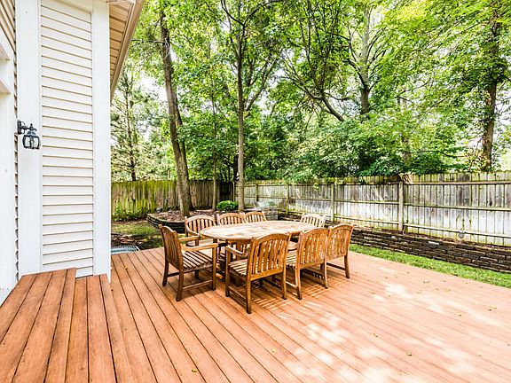 5th image of 4388 Tosi Cir