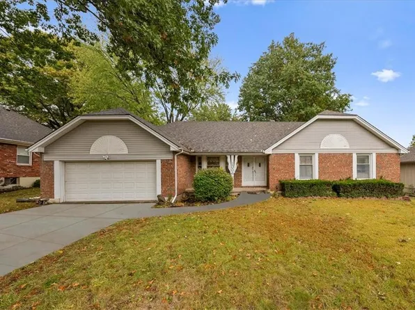 1004 SE 3rd Ter, Lees Summit, MO 64063