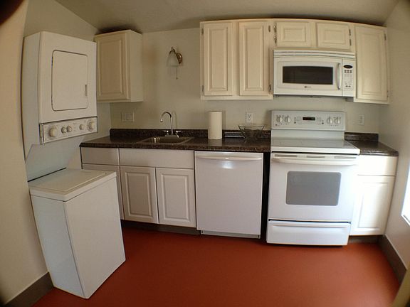 3rd image of 257 W Court Ave