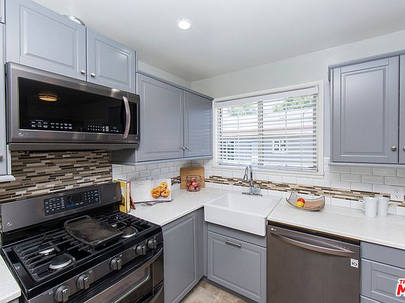 5th image of 7920 Lemona Ave