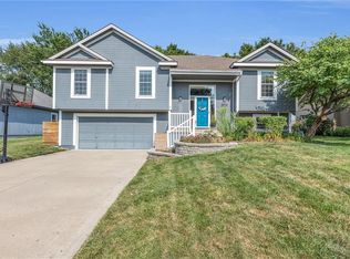 3929 SW Evergreen Ln, Lees Summit, MO 64082