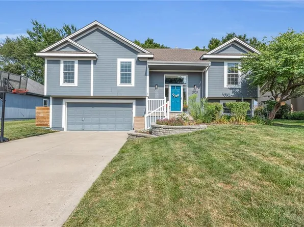 3929 SW Evergreen Ln, Lees Summit, MO 64082