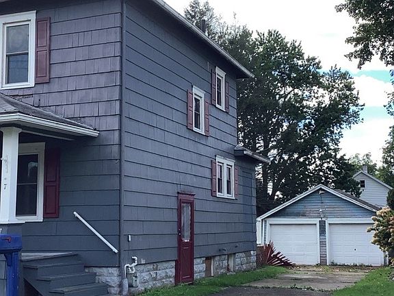 3rd image of 7 Riverside St