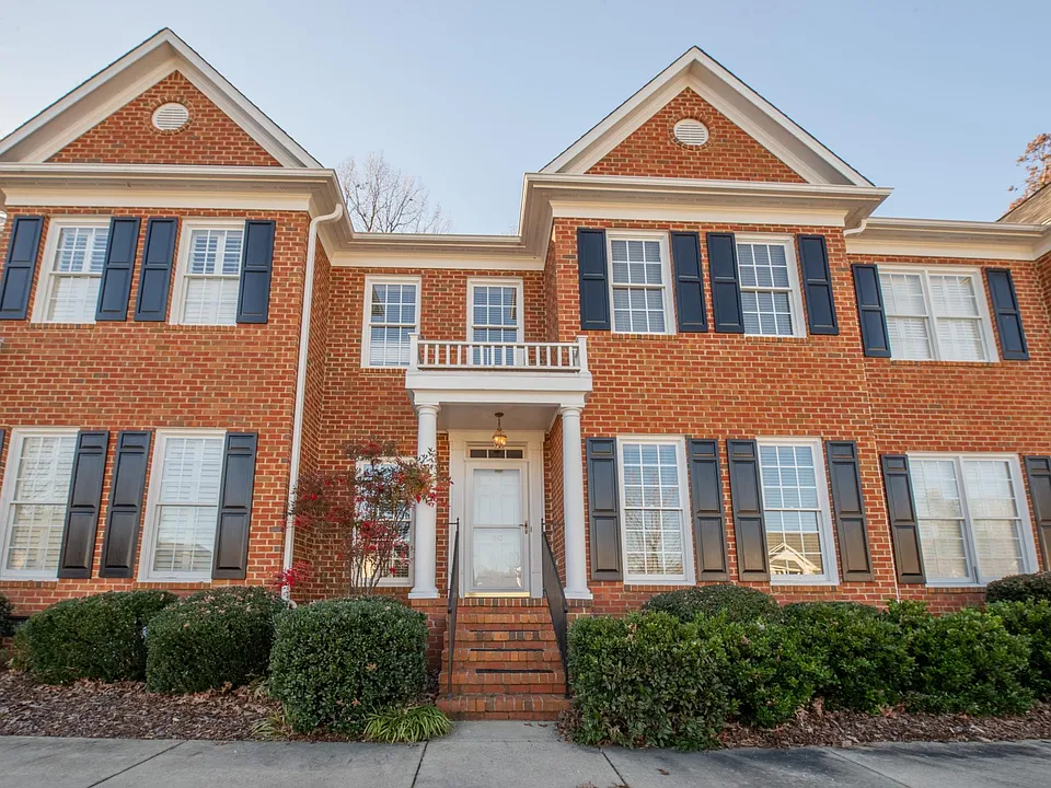 2 Park Village Ct #C