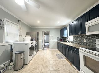 48 S Country Rd, East Patchogue, NY 11772