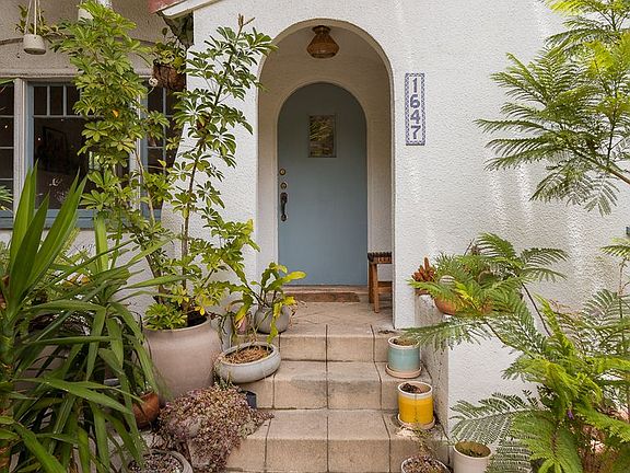 3rd image of 1647 N Coronado St #1649