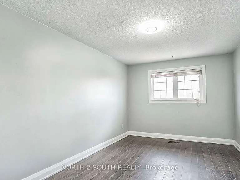 37 Loire Ct #UPPER — Photo 33