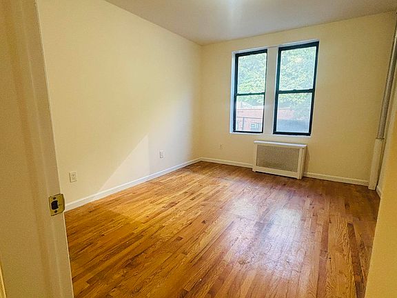 2nd image of 209 Bennett Ave APT 2D