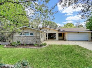 8423 Westview Dr, Houston, TX 77055