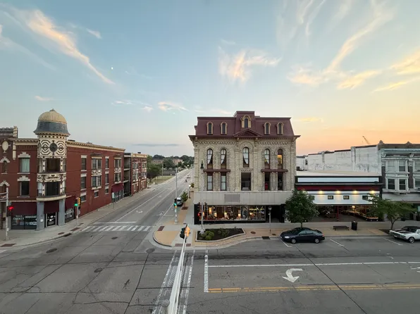 37 S Main St, Janesville, WI