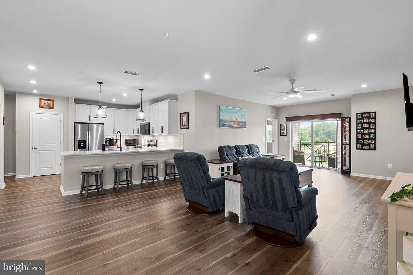 3 bed, 2.0 bath, 2031 sqft, $3,500 — Photo 1